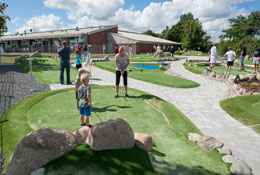 Mini golf - great entertainment for the whole family.